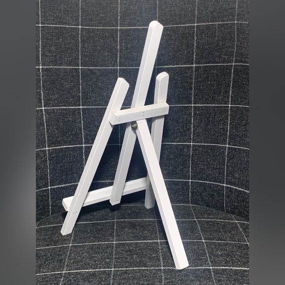 Easel - Picture 2 of 5